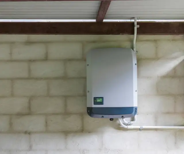 Gdzie zamontować falownik do fotowoltaiki, aby uniknąć strat energii?