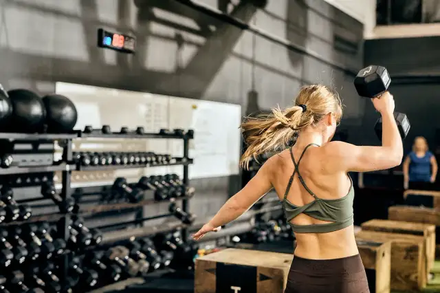 Cardio czy siłowy? Jak łączyć dla redukcji i zdrowia?