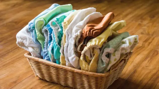 Jak prać pieluchy wielorazowe, by uniknąć plam i nieprzyjemnych zapachów