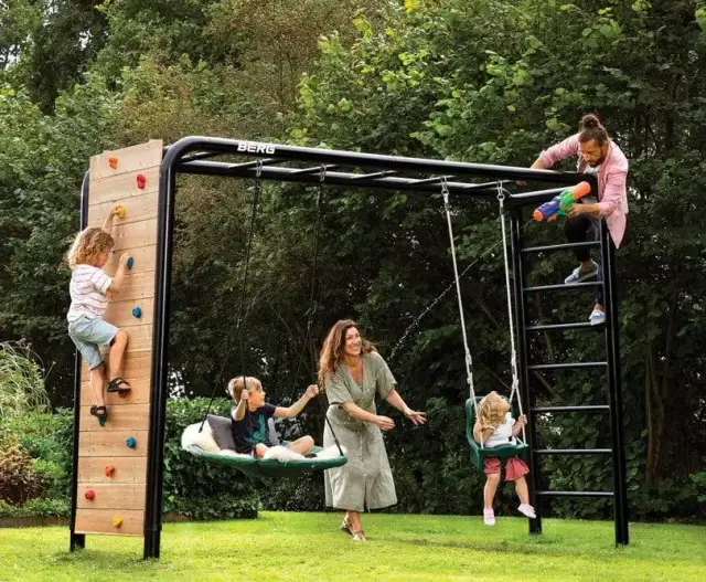 Domowa Siłownia dla Dzieci: Bezpieczny Rozwój i Zabawa