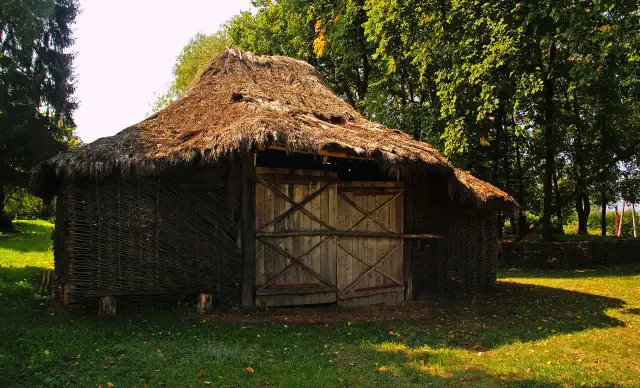 Skansen w Holi: Ceny, dojazd, atrakcje. Jak zaplanować wizytę?