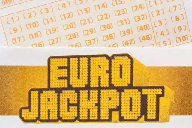 Fragment kuponu Eurojackpot z widocznymi polami do wyboru liczb i logo gry.