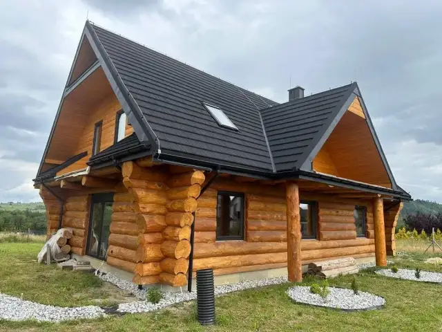 Ile kosztuje dom z bali drewnianych? Sprawdź, co wpływa na cenę