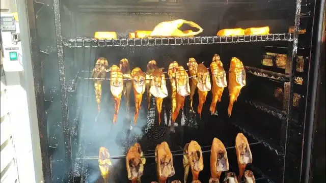 Trzęsacz: Gdzie zjeść świeżą rybę i domowy obiad? Moje typy!