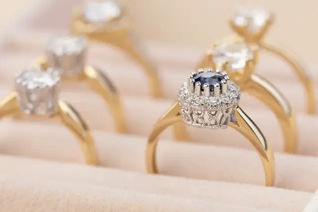 Złoto ile karatów? Poznaj tajemnice czystości i wartości złota