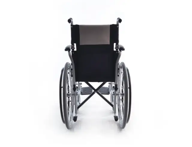 Wózek inwalidzki: pełne czy pompowane koła? Zobacz, co wybrać!