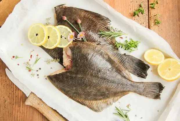 Jakie ryby jeść nad Bałtykiem, aby uniknąć mrożonek i cieszyć się świeżością