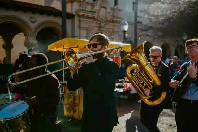 Muzyka klasyczna na pogrzeb: Jak wybrać idealne pożegnanie?