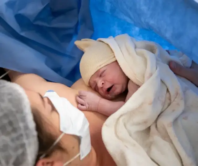 Co potrzeba dla dziecka po porodzie – lista niezbędnych rzeczy, których nie możesz pominąć