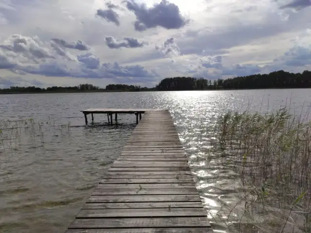 Jezioro Karskie Wielkie: Zaplanuj idealny urlop nad Perłą Ziemi Myśliborskiej