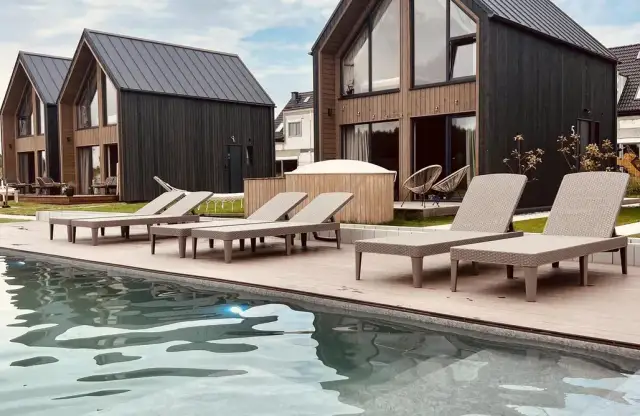 Ile za nocleg nad morzem? Zaplanuj budżet na wakacje!