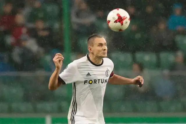 Ile zarabia Jędrzejczyk? Zaskakujące fakty o jego pensji w Legii