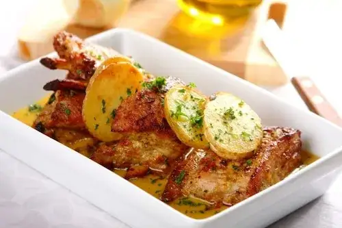 Pomysły na dania z ugotowanych żeberek, które zachwycą Twoich gości