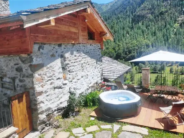 Baita in montagna: costi, affitti e consigli per il tuo sogno alpino