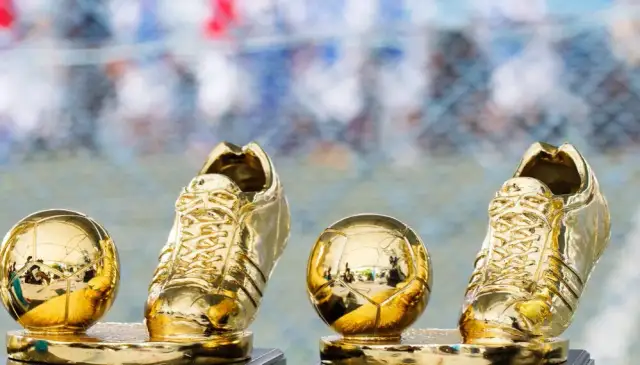 Ile Ronaldo ma Złotych Butów? Odkryj szokującą liczbę jego trofeów