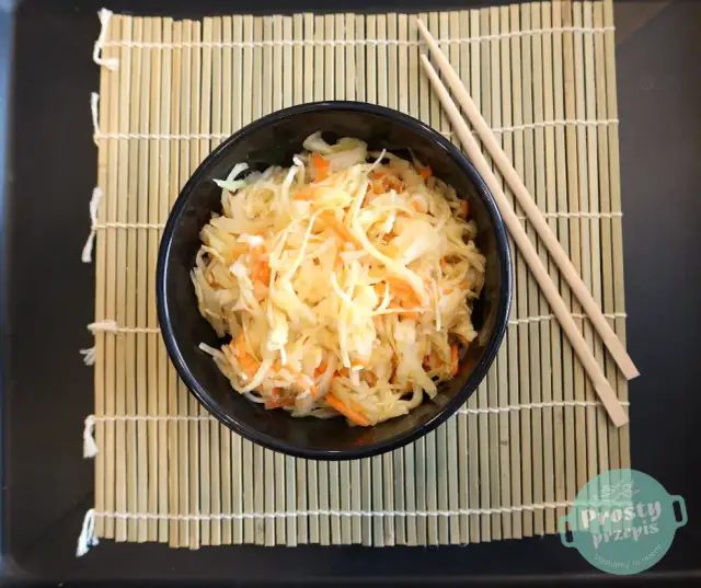 Surówka jak u Chińczyka: Sekretny przepis na domowy hit!