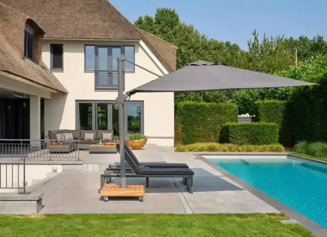 Gdzie kupić poszycie na parasol ogrodowy i uniknąć nietrafionych zakupów
