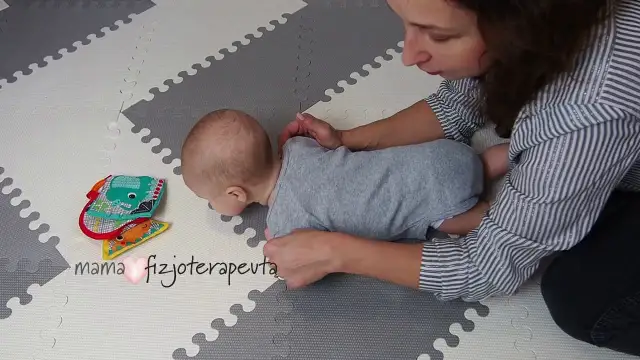 Prawidłowe podnoszenie niemowlęcia: Jak to robi mama fizjoterapeuta?