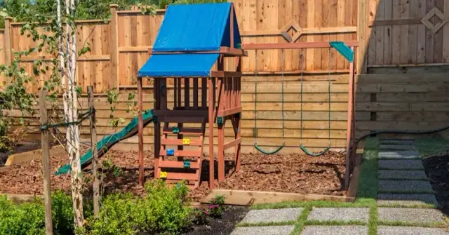 Czym pomalować plac zabaw? Bezpieczny przewodnik krok po kroku