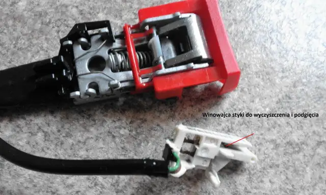 Jak rozebrać gniazdo pasa bezpieczeństwa bez uszkodzeń i problemów