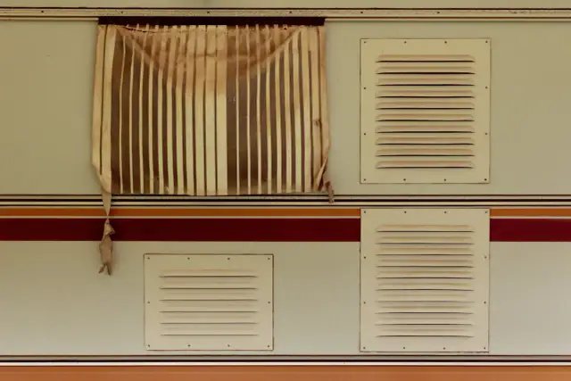 Zastosowanie, styl i praktyczne porady dotyczące retro kratek wentylacyjnych