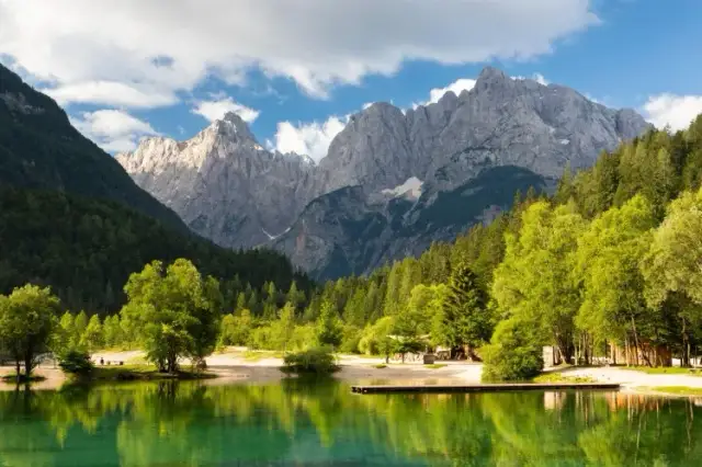 Najpiękniejsze miejsca Słowenii: Odkryj jej ukryte perełki