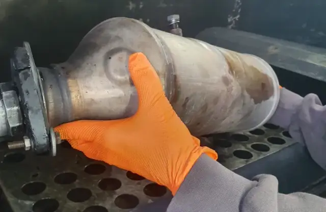 DPF w samochodzie co to? Poznaj jego znaczenie i problemy z nim związane