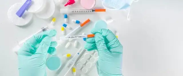 Leki na COVID-19: objawowe, przeciwwirusowe - kiedy i jakie?