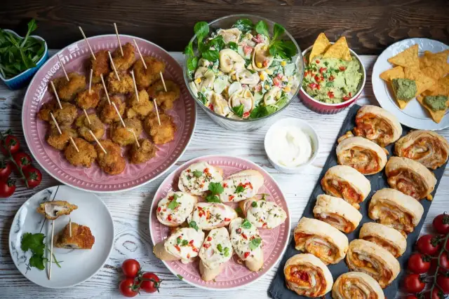 Menu na urodziny w domu: Sprawdzone przepisy i pomysły na stół