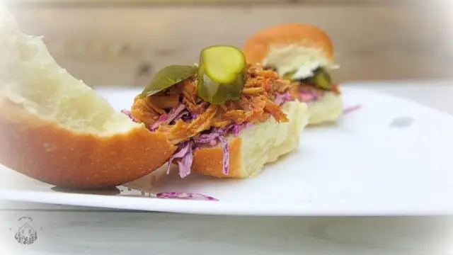 Szarpana wieprzowina: Jak zrobić idealnie soczyste pulled pork?