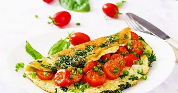 Przepis na zdrowy omlet, który zmieni Twoje poranki na lepsze