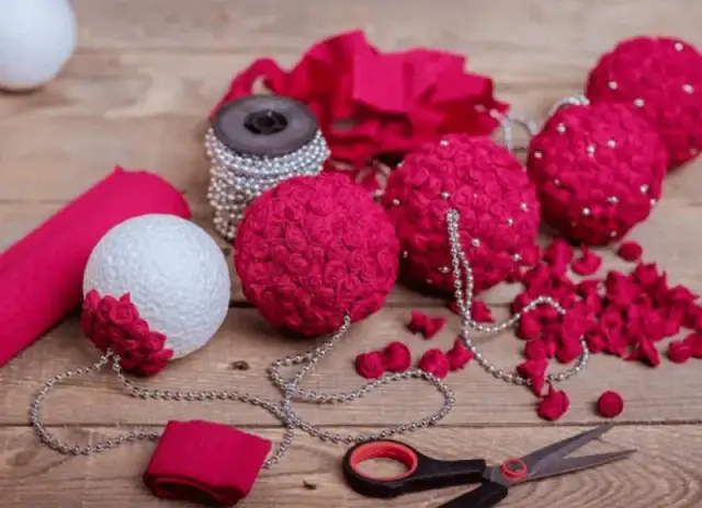 Ozdoby ze styropianu jak zrobić – proste i efektowne projekty DIY