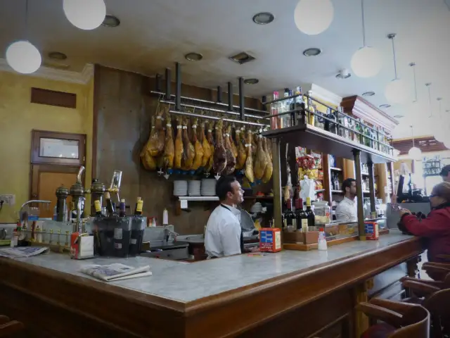 Tapeo en La Laguna: Guía experta de los mejores bares y tascas