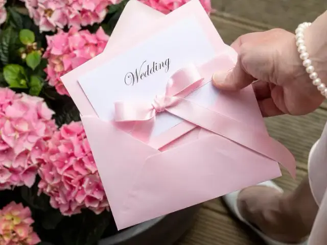 Gdzie kupić zaproszenia ślubne? Odkryj najlepsze oferty i style