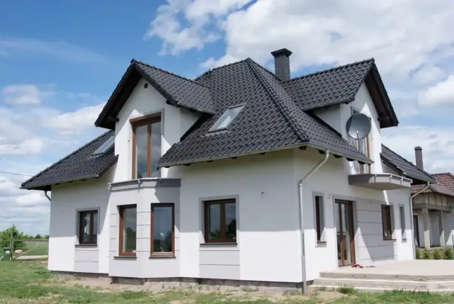 Ile kosztuje zrobienie boni na elewacji? Sprawdź ceny i metody