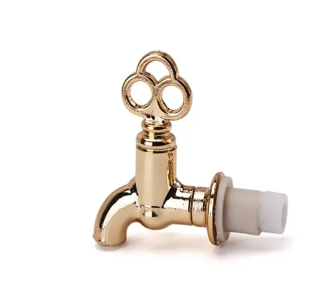 Jak zamontować kran do beczki plastikowej - uniknij najczęstszych błędów