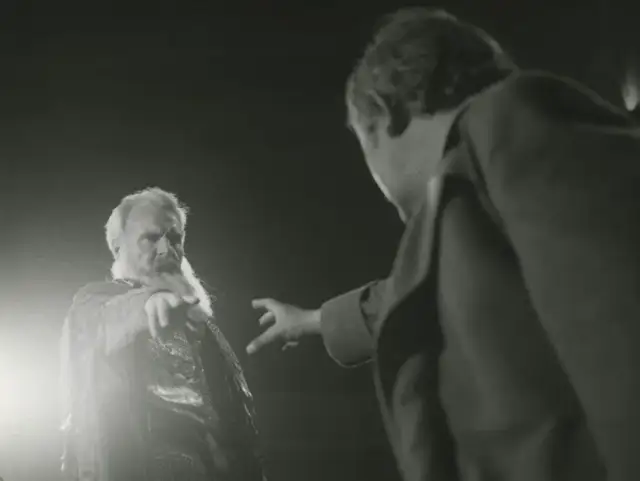 Co to chocholi taniec? Odkryj jego głębokie znaczenie w Weselu