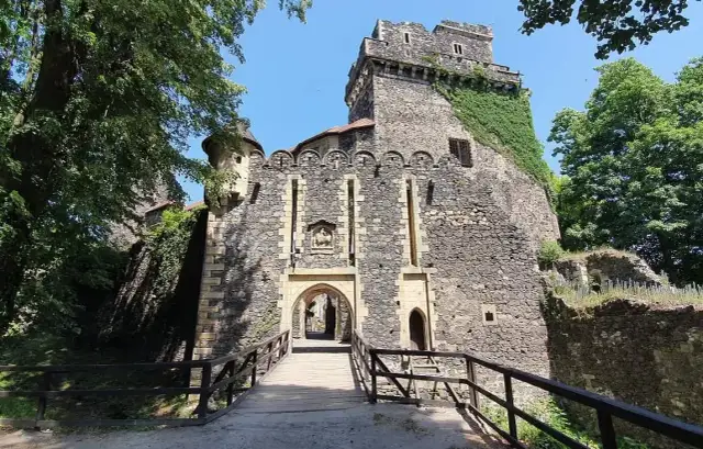 Zamki w Wielkopolsce: Fascynujące historie i ukryte skarby regionu