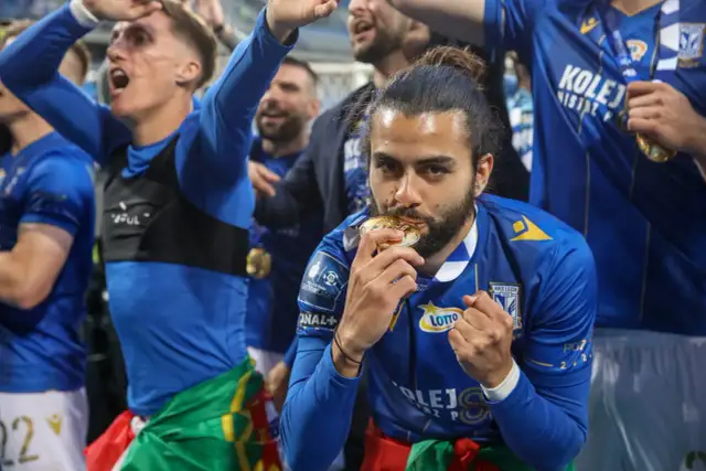 Ile zarabiają piłkarze Lecha? Zaskakujące wynagrodzenia i różnice w zarobkach