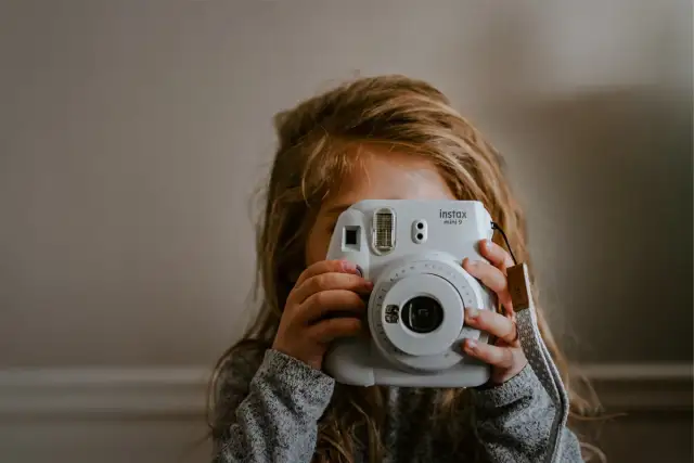 Jaki aparat dla dziecka wybrać? Bezpieczne i ciekawe modele dla maluchów