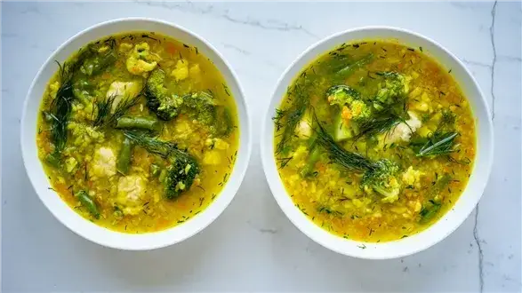 Jaką zupę na obiad? Proste i pyszne przepisy na każdą porę dnia