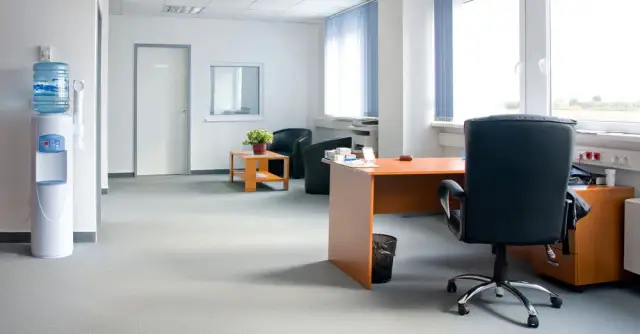 Jak zaksięgować czynsz za lokal, aby uniknąć błędów w księgach