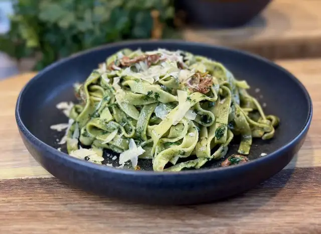 Makaron ze szpinakiem: Zrób idealny! Przepis krok po kroku