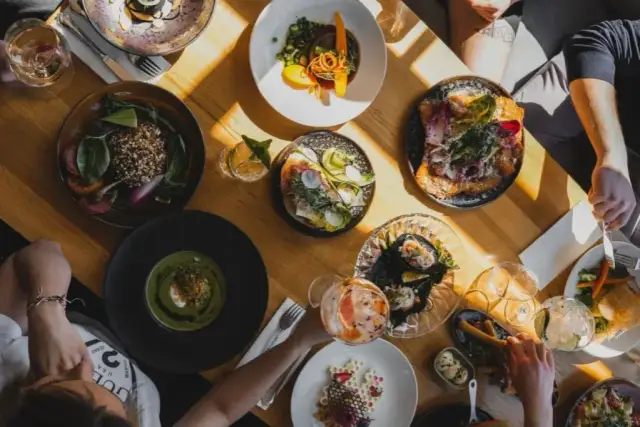 Co warto zjeść w Gdańsku? Odkryj najlepsze smaki i lokalne specjały