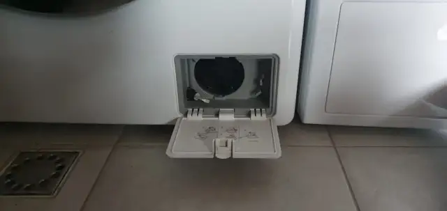 Jak wyjąć filtr z pralki Whirlpool ładowanej od góry bez problemów