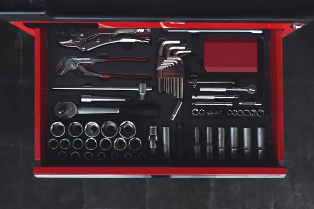 Jakie klucze do warsztatu wybrać, aby uniknąć kosztownych błędów?