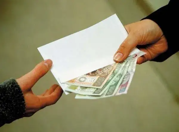 Ile kosztuje msza? Sprawdź aktualne ceny i co wpływa na opłaty