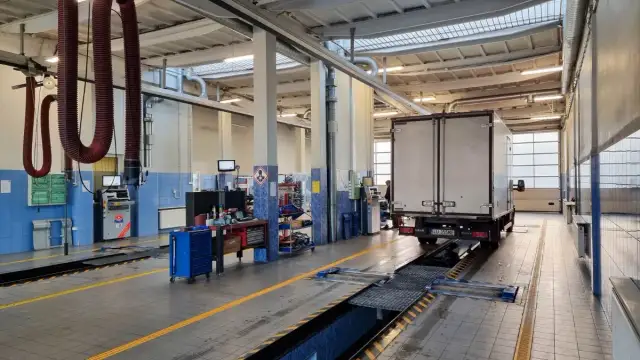 Ile kosztuje przegląd naczepy? Sprawdź aktualne ceny i zmiany