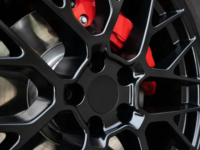 Jak wybrać najlepszy spray do felg aluminiowych i uniknąć błędów w pielęgnacji