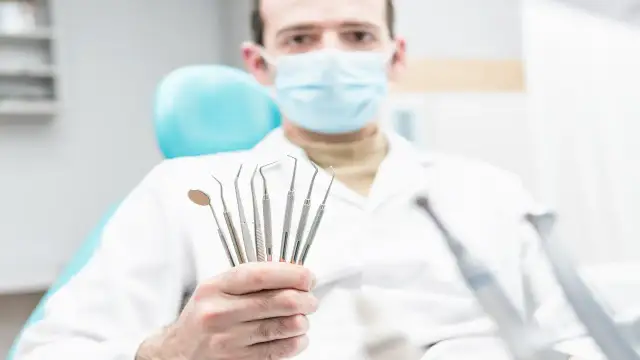 Dentysta: Co robi? Poznaj zakres pracy, wizyty i specjalizacje